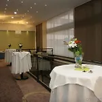 Holiday Inn Bratislava Отель Братислава