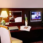Holiday Inn Bratislava Отель