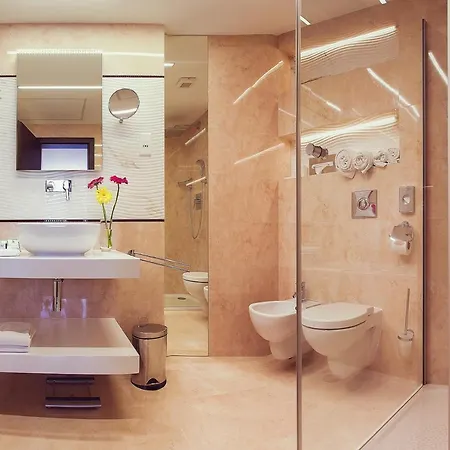 Holiday Inn Bratislava 4* Pressburg