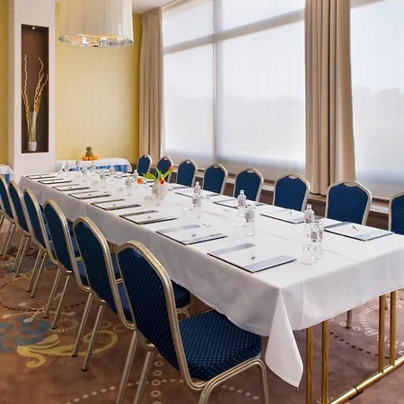 Holiday Inn Bratislava 4*