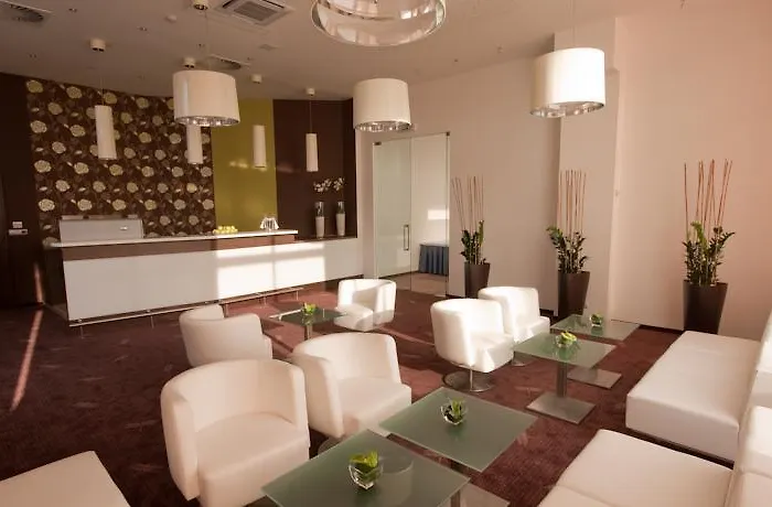Holiday Inn Bratislava 4*