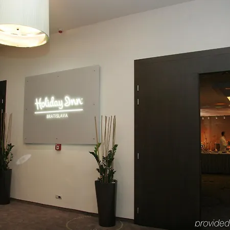 Holiday Inn Bratislava Hotell 4*