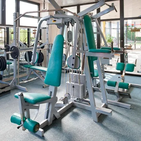 Holiday Inn Bratislava Hotell 4*