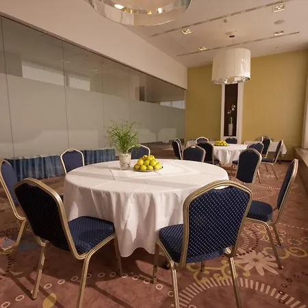 Hotell Holiday Inn Bratislava