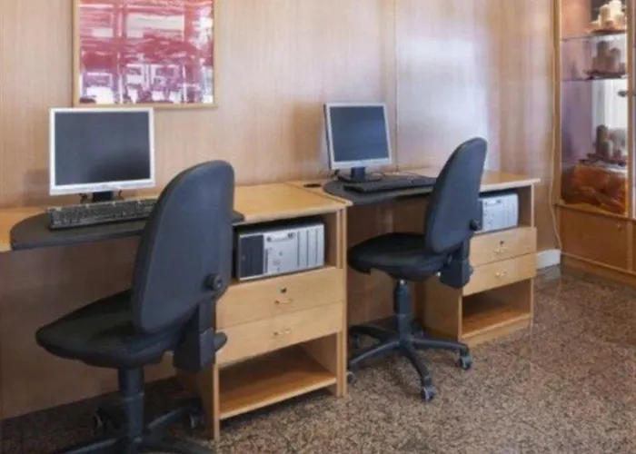 Отель Holiday Inn Bratislava Братислава