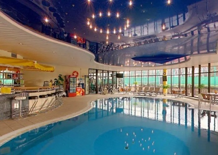 Отель Holiday Inn Bratislava 4*