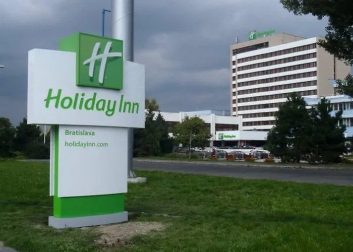 Holiday Inn Bratislava Отель Братислава