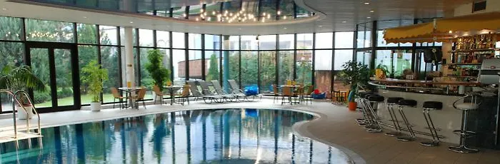 Отель Holiday Inn Bratislava Братислава