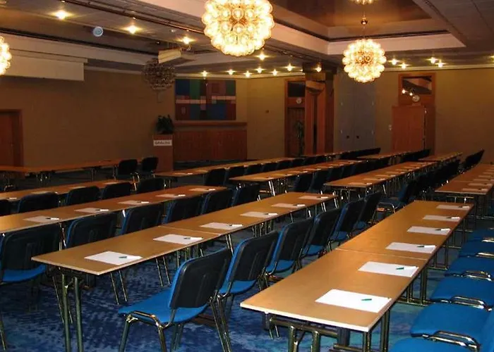 Holiday Inn Bratislava Отель Братислава