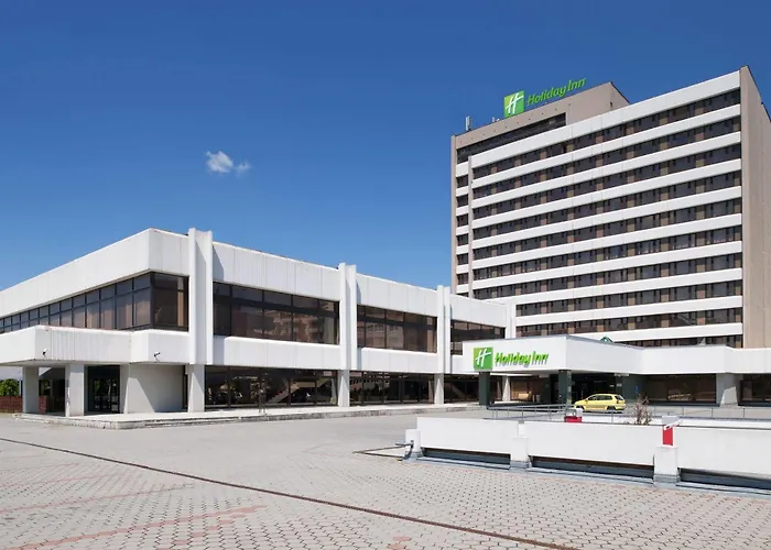 Holiday Inn Bratislava Отель