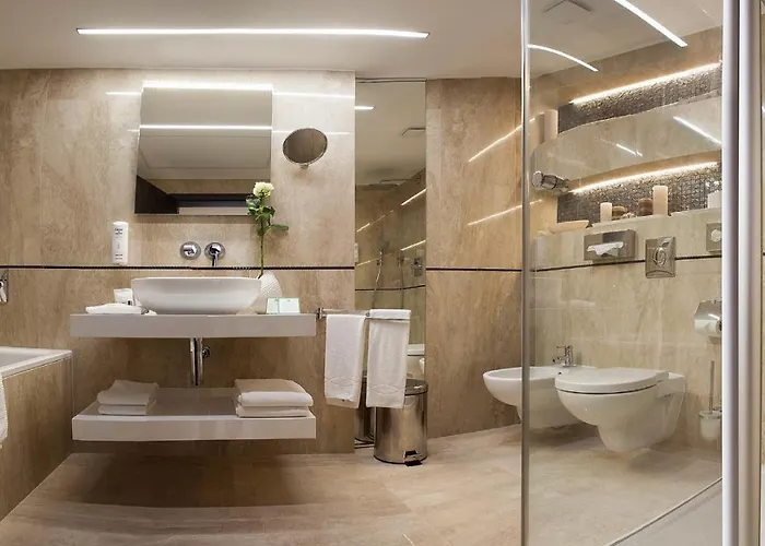 Holiday Inn Bratislava Отель Братислава