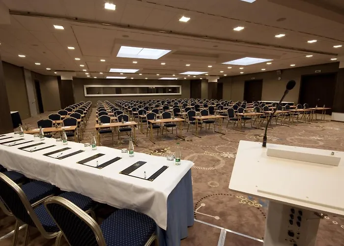 Holiday Inn Bratislava Отель 4*