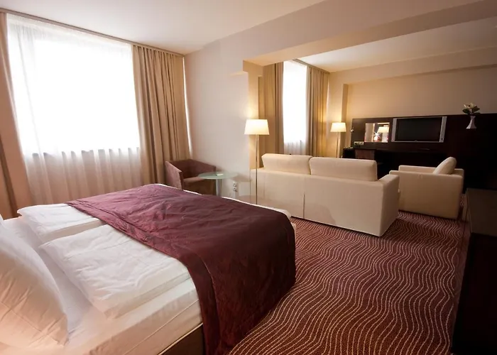 Holiday Inn Bratislava Hotell 4*