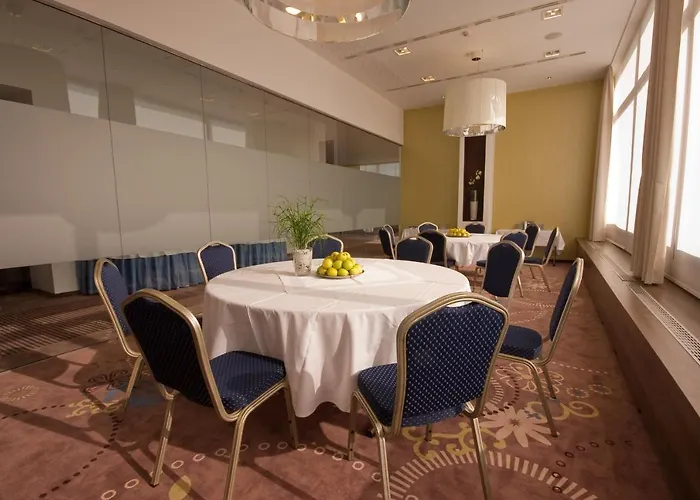 Отель Holiday Inn Bratislava