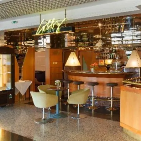 Holiday Inn Bratislava 4*