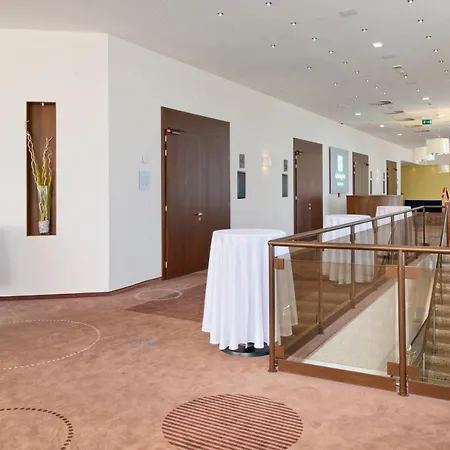 Holiday Inn Bratislava Hotel 4*